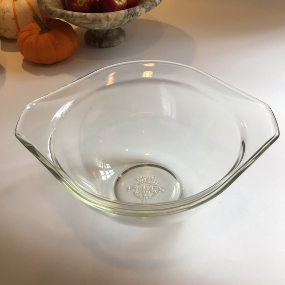 Pyrex Vintage 1.5 Pint Clear Glass Cinderella Mixing Bowl Handles USA - Picture 12 of 15